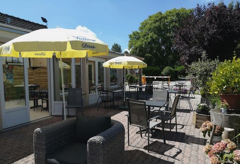 terrasse côté camping